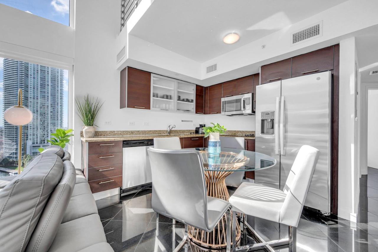 Iconic 2 Bedroom Loft Brickell-Stunning Views Miami Exterior photo